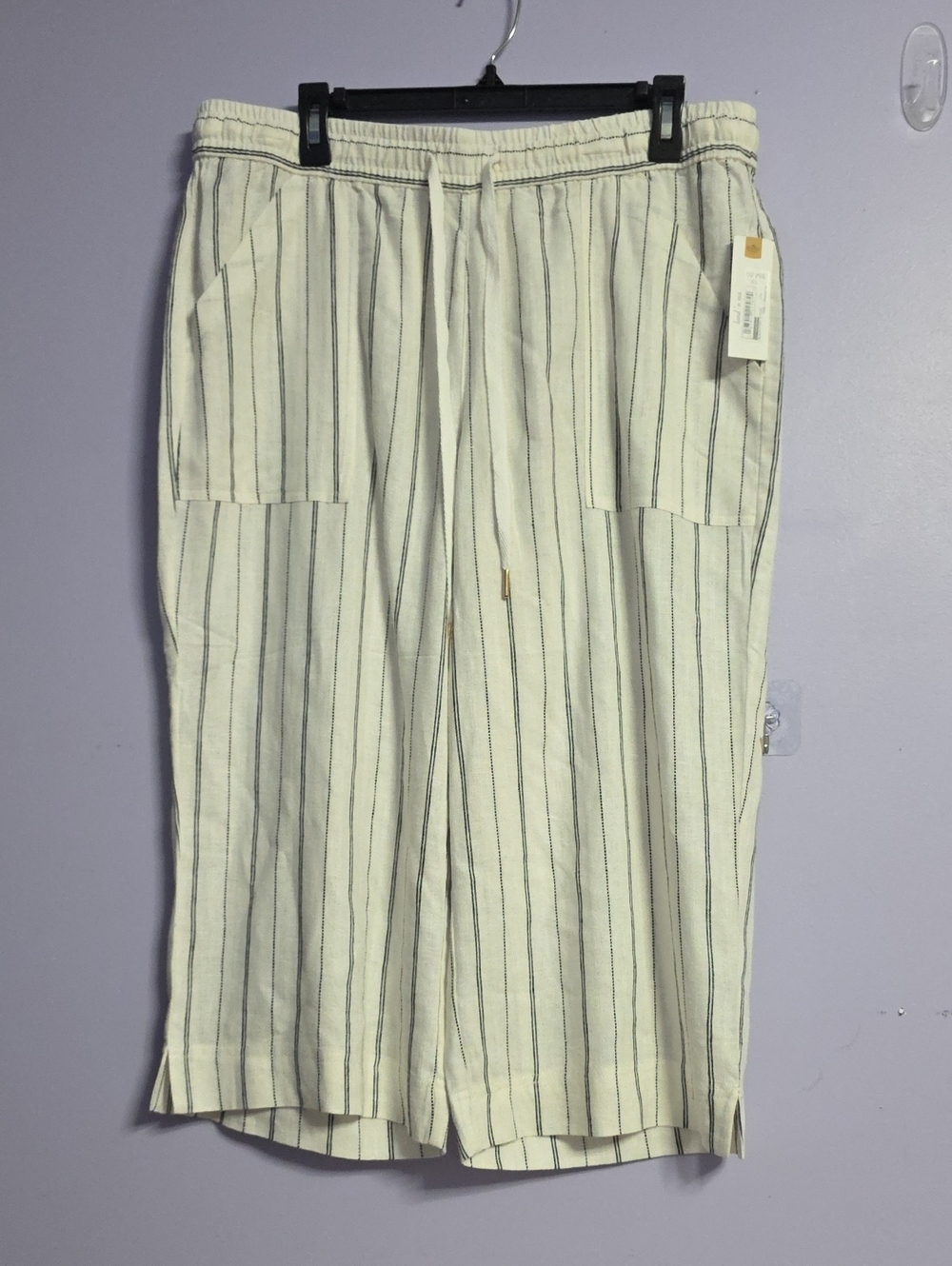 Striped Linen-Blend Capris - Cream/Black